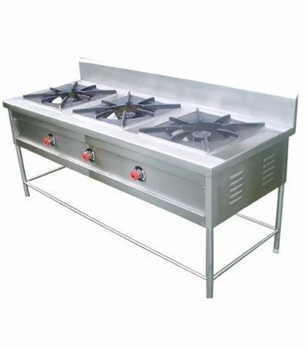 Three burner cooking range